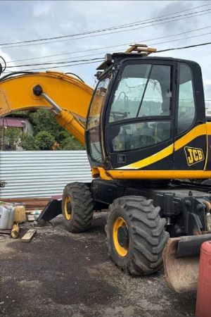JCB JS130W