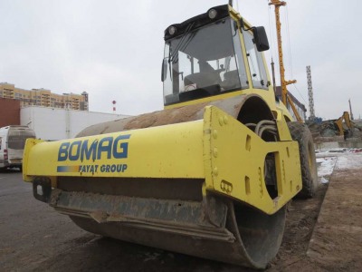  Каток  BOMAG 213  2007 года