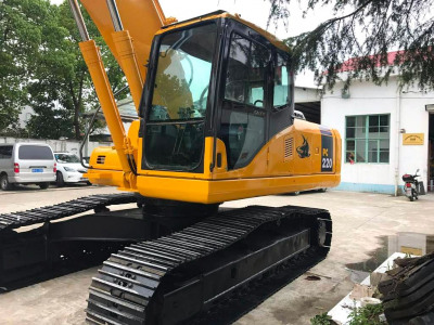  KOMATSU 220  2020 года