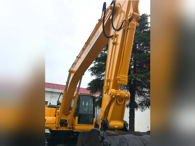  KOMATSU 220  2020 года