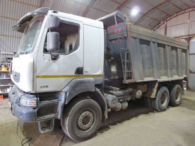  Самосвал  RENAULT KERAX 6х4  2012 года