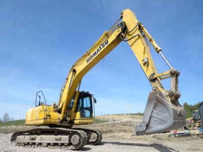  KOMATSU PC 200-8М0 0