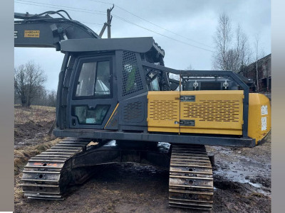  Гусеничный харвестер John Deere 260  