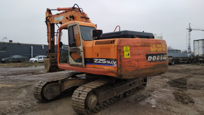  Экскаватор Doosan SOLAR 225NLCV  2011 года