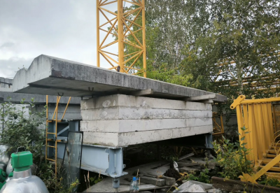  LIEBHERR 30LC 2005