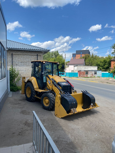 Caterpillar 428 2025