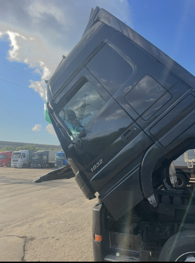 Mercedes Актрос 1832  2004 года, 10000 т