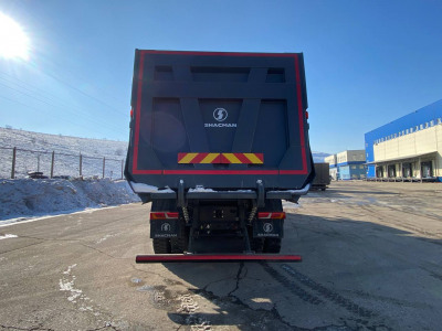 SHACMAN SX33186V366  2024 года