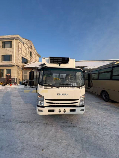 Isuzu Elf 2025 года
