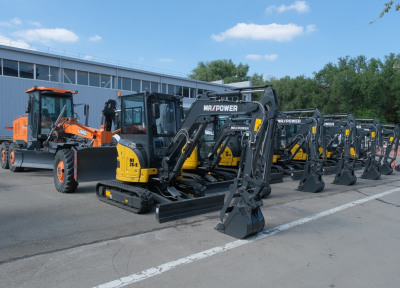  Мини-экскаватор MaxPower ME35.9  2025 года