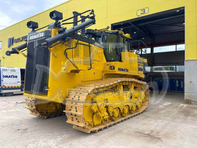 Komatsu D375A-8 