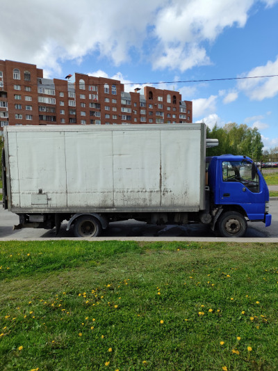 Isuzu NQR75  2010 года, 5000 т