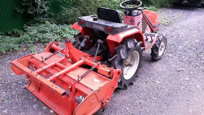  Трактор Kubota AST-13  2008 года
