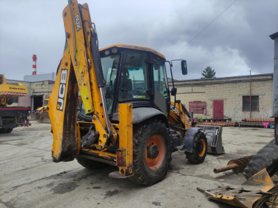 Экскаватор-погрузчик JCB 3CX 2011 года