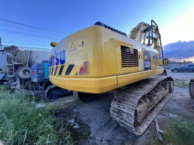 Komatsu PC300-8M0 2021