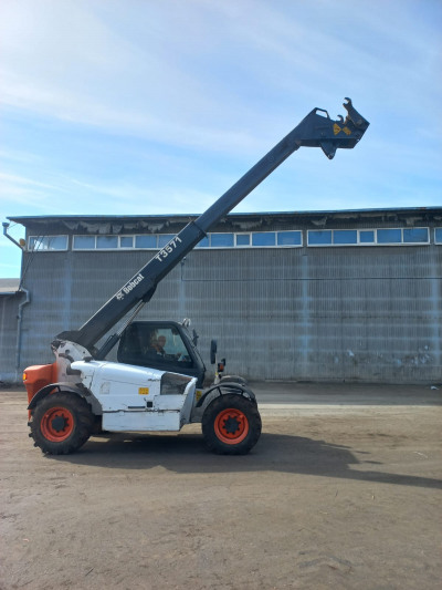  Погрузчик Bobcat T3571  2010 года