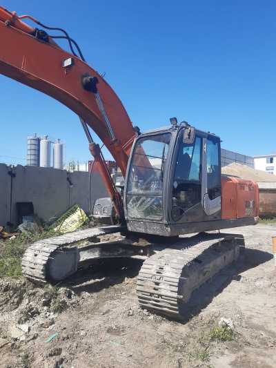 Hitachi ZX200LC-3 2010