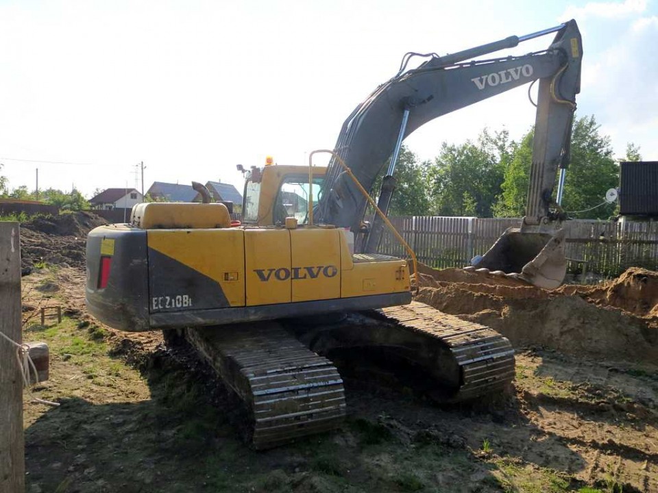  Экскаватор VOLVO 210  2012 года