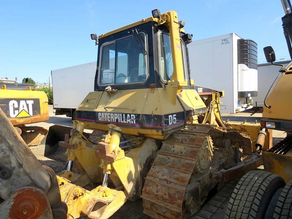  Бульдозер  Бульдозер CAT D5  1992 года