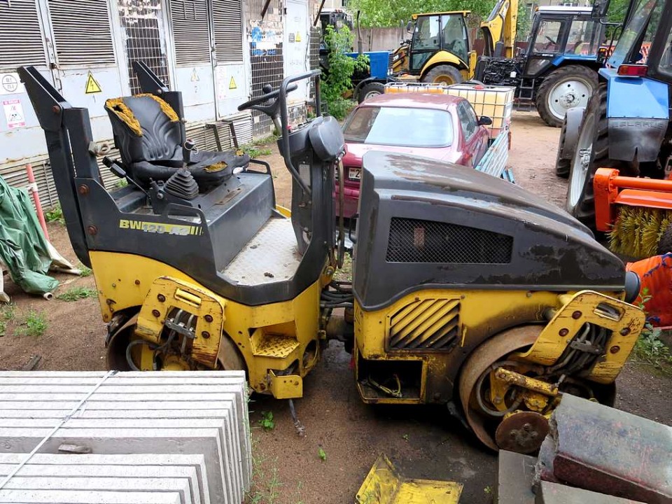  BOMAG 120  2006 года