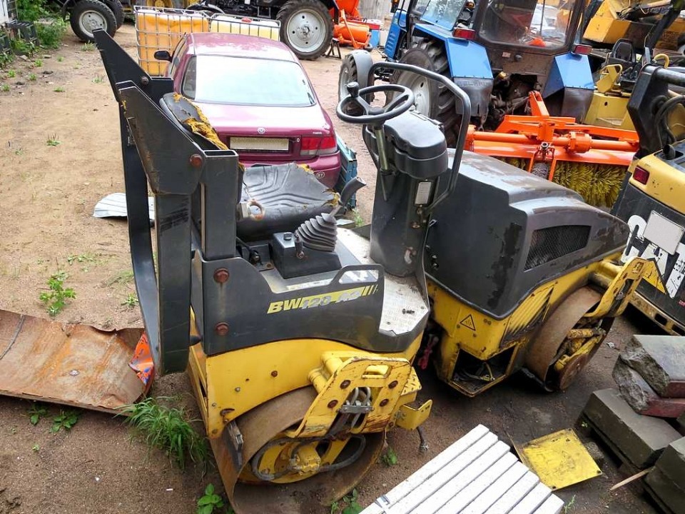 BOMAG 120  2006 года