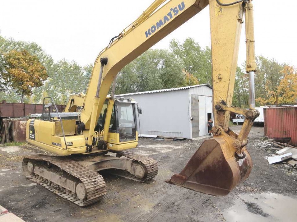  KOMATSU 220  2012 года