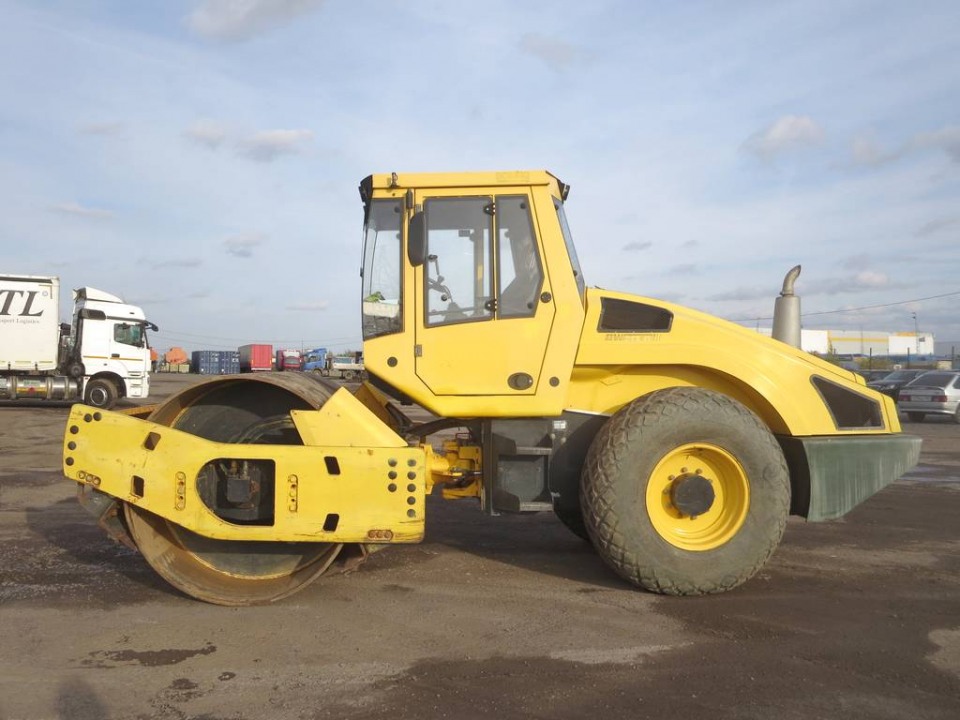  BOMAG 213  2008 года