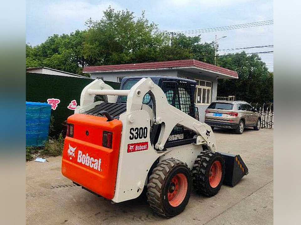  Минипогрузчик BOBCAT S300  2021 года