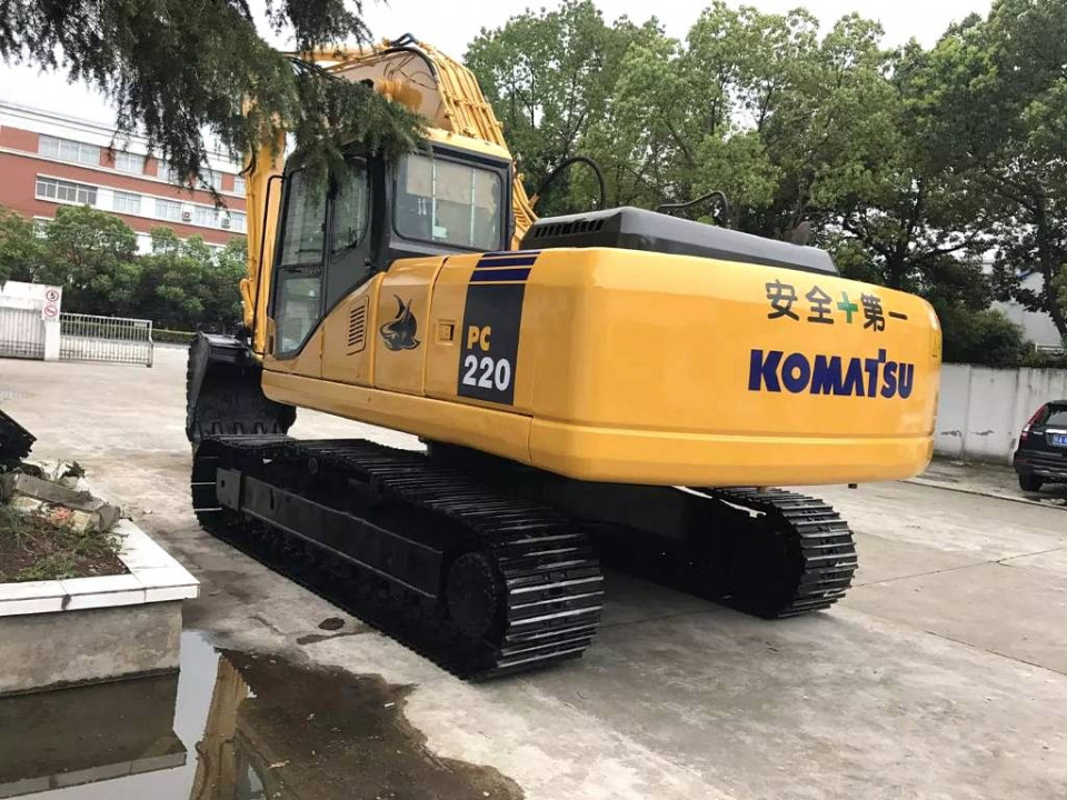  KOMATSU 220  2020 года