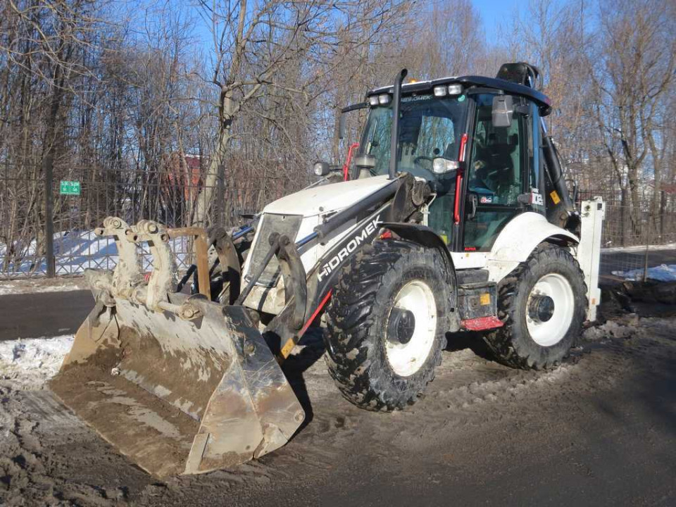  Экскаватор-погрузчик HIDROMEK 102 S  