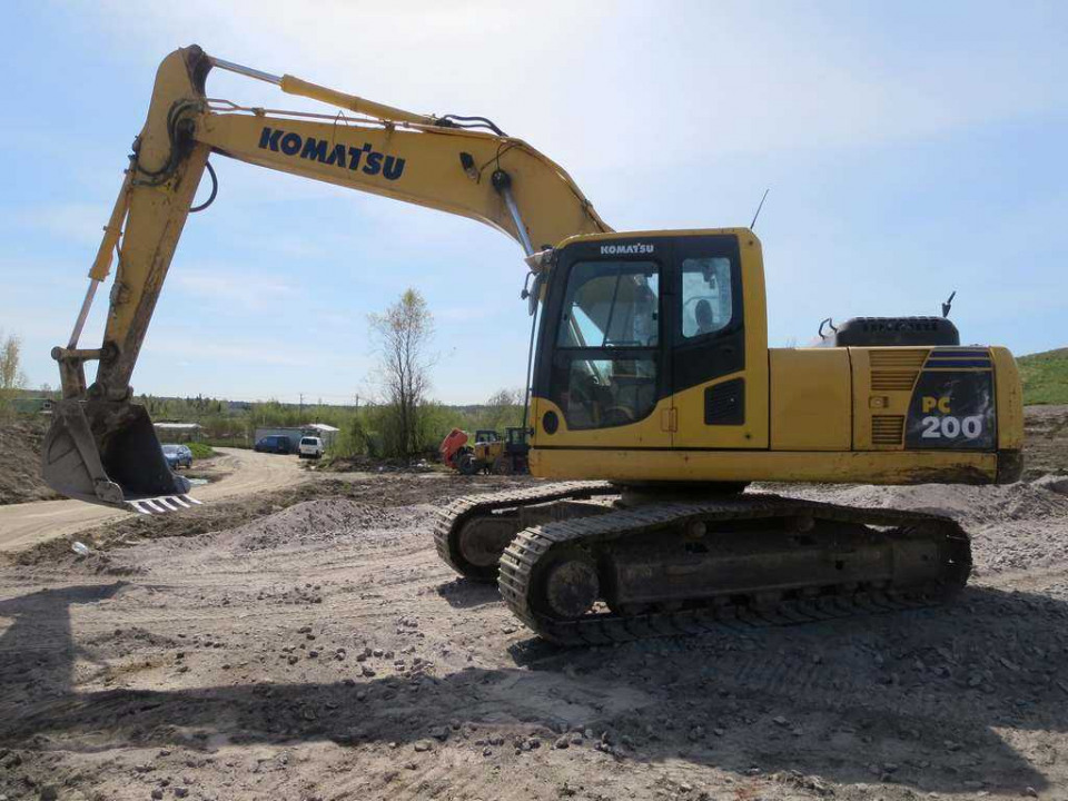  KOMATSU PC 200-8М0  