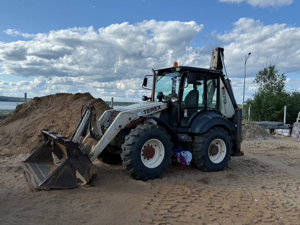  Экскаватор-погрузчик  TEREX 970  2008 года