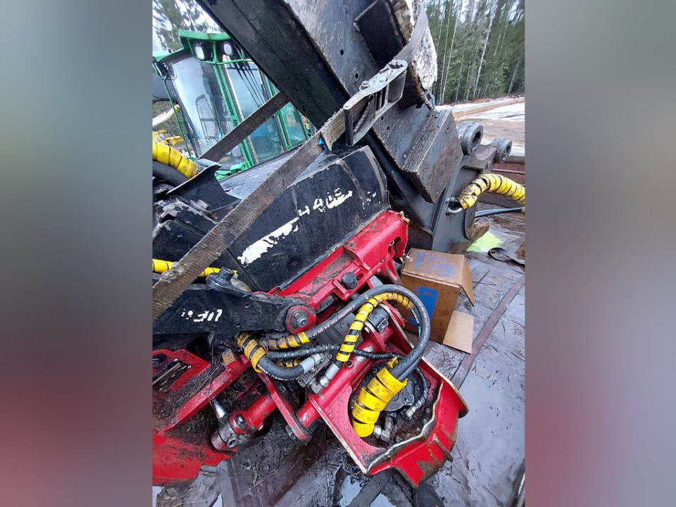  Гусеничный харвестер John Deere 260  