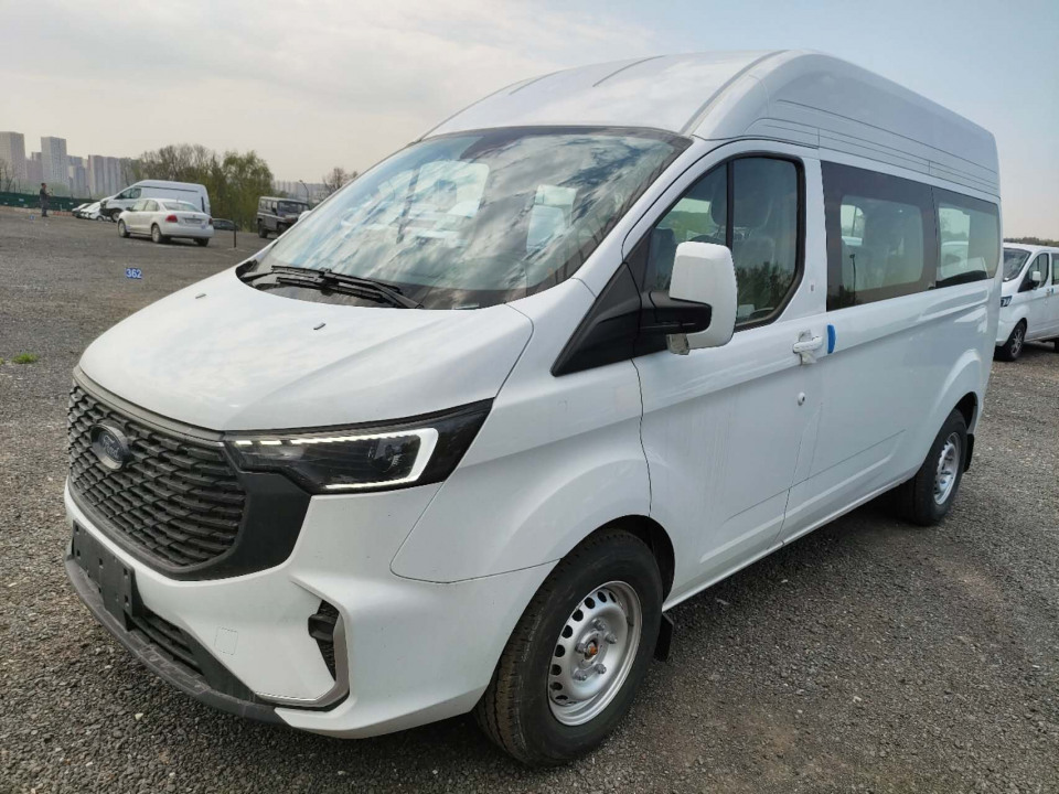 Ford Transit  2025 года, мест 9