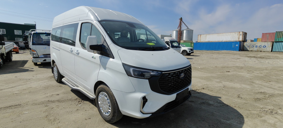 Ford Transit  2025 года, мест 9