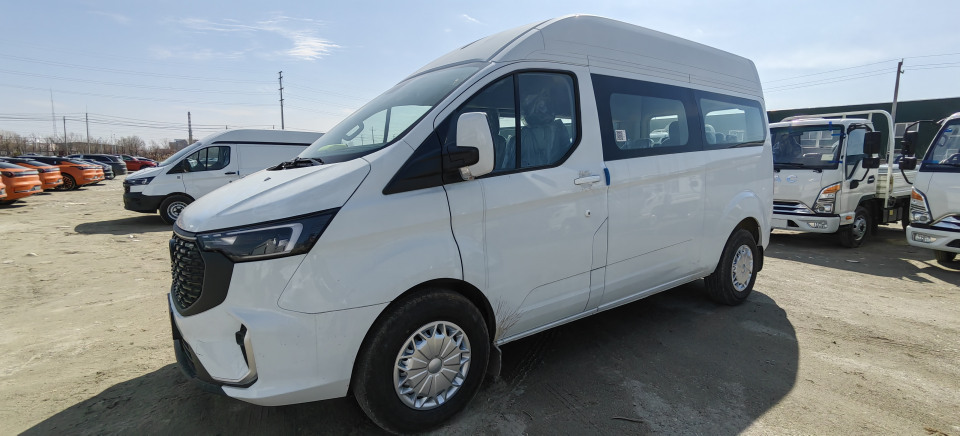 Ford Transit  2025 года, мест 9
