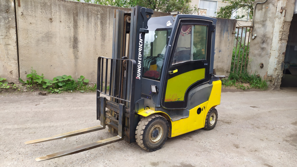  Погрузчик Daewoo Jungheinrich DFG 320  2015 года