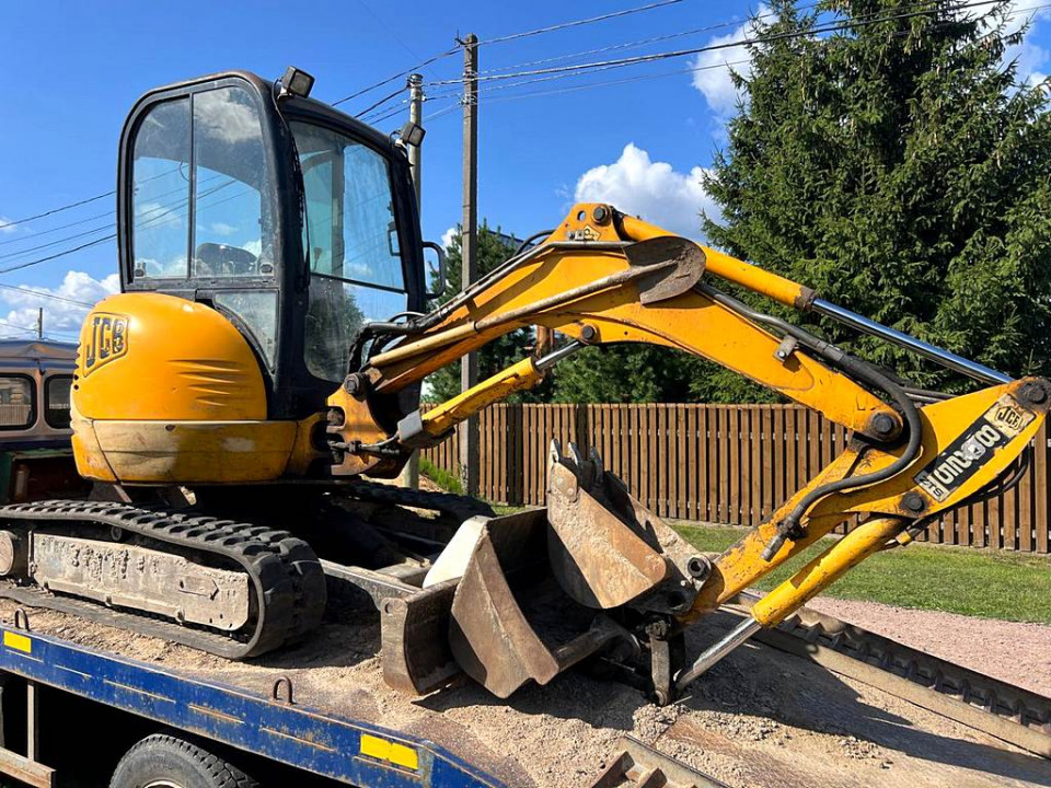 Миниэкскаватор JCB 8025 ZTS  