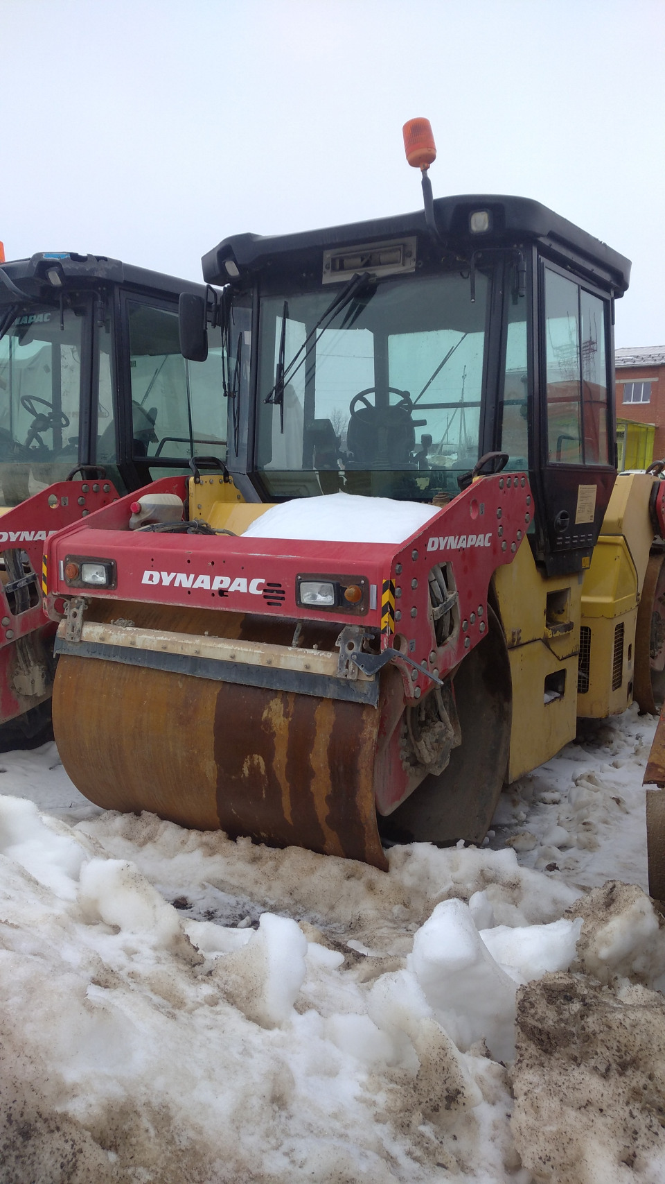  Каток  DYNAPAC CC424F  2013 года