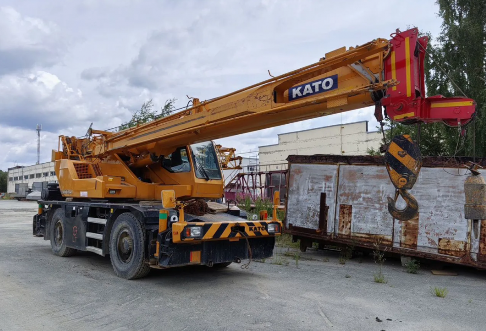  Автокран Tadano Самоходный автокран KATO SR-300LS  2014 года