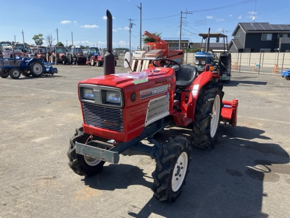  Трактор  Yanmar YM20 Series YM2020D  1983 года