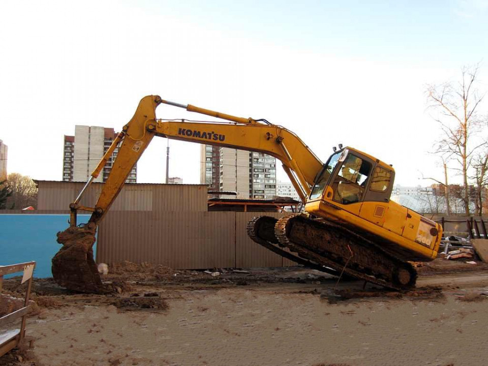  Экскаватор Komatsu PC200-7  