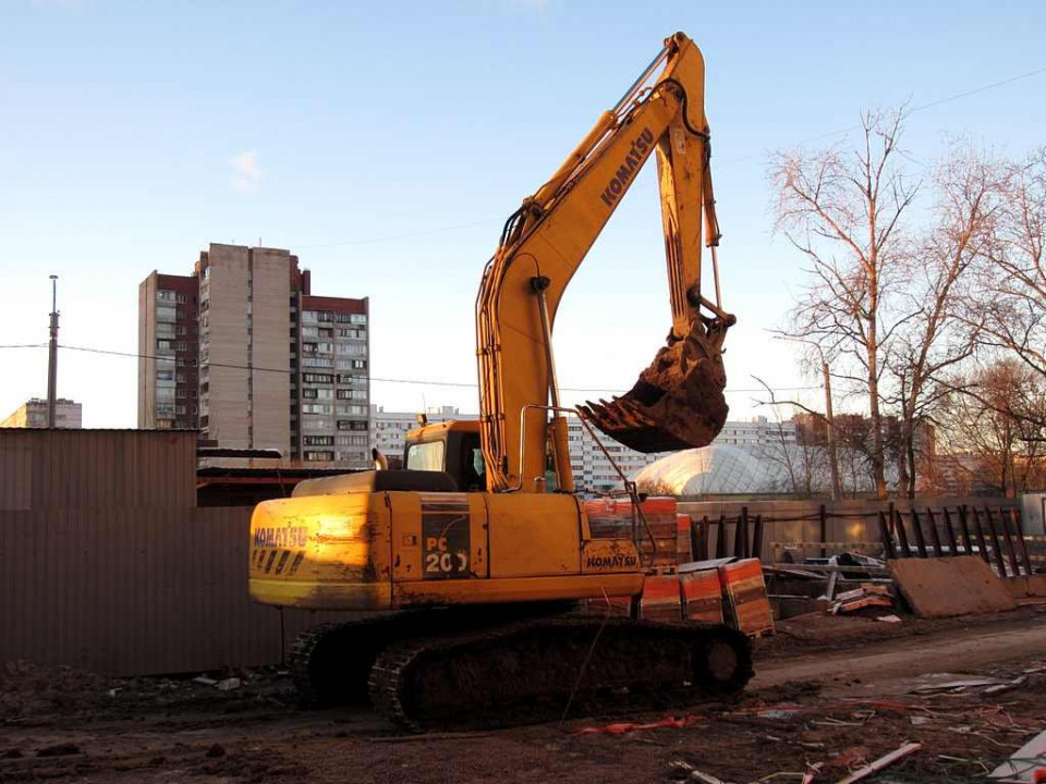  Экскаватор Komatsu PC200-7  