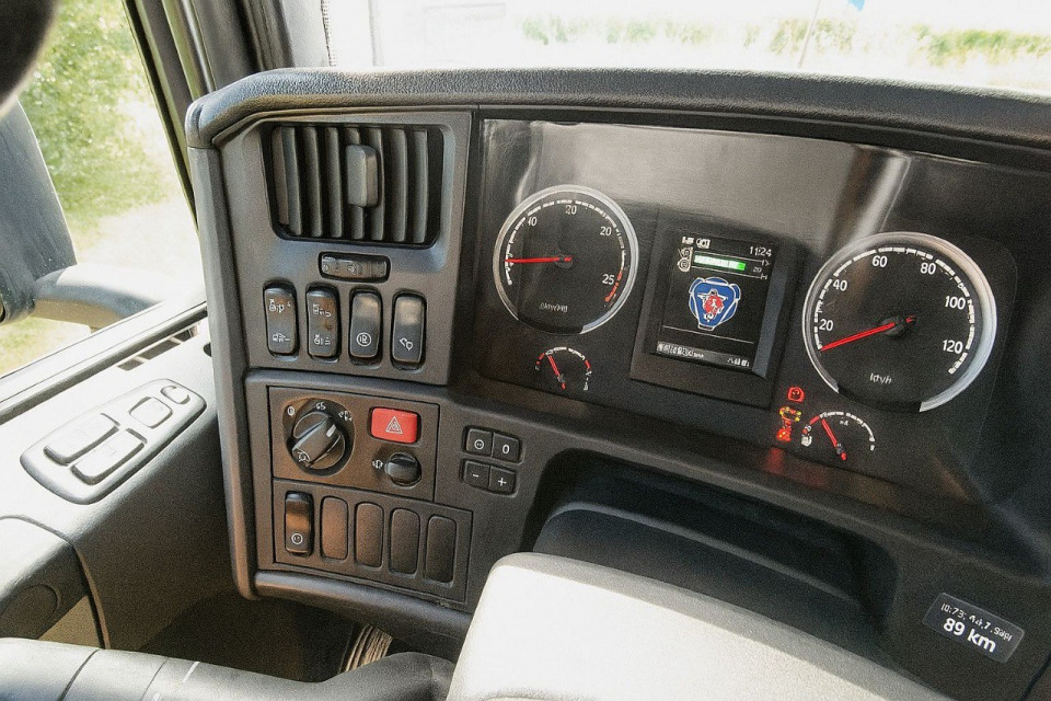 Scania R  2015 года, 4х2, 400 л.с.
