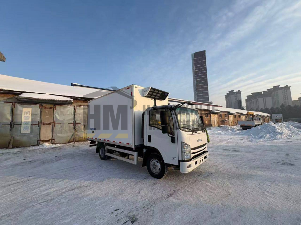 Isuzu Elf  2025 года