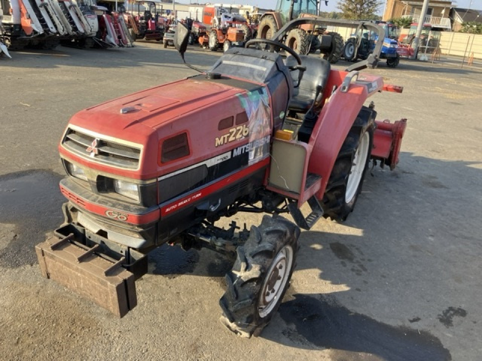  Трактор Mitsubishi MT226  2002 года