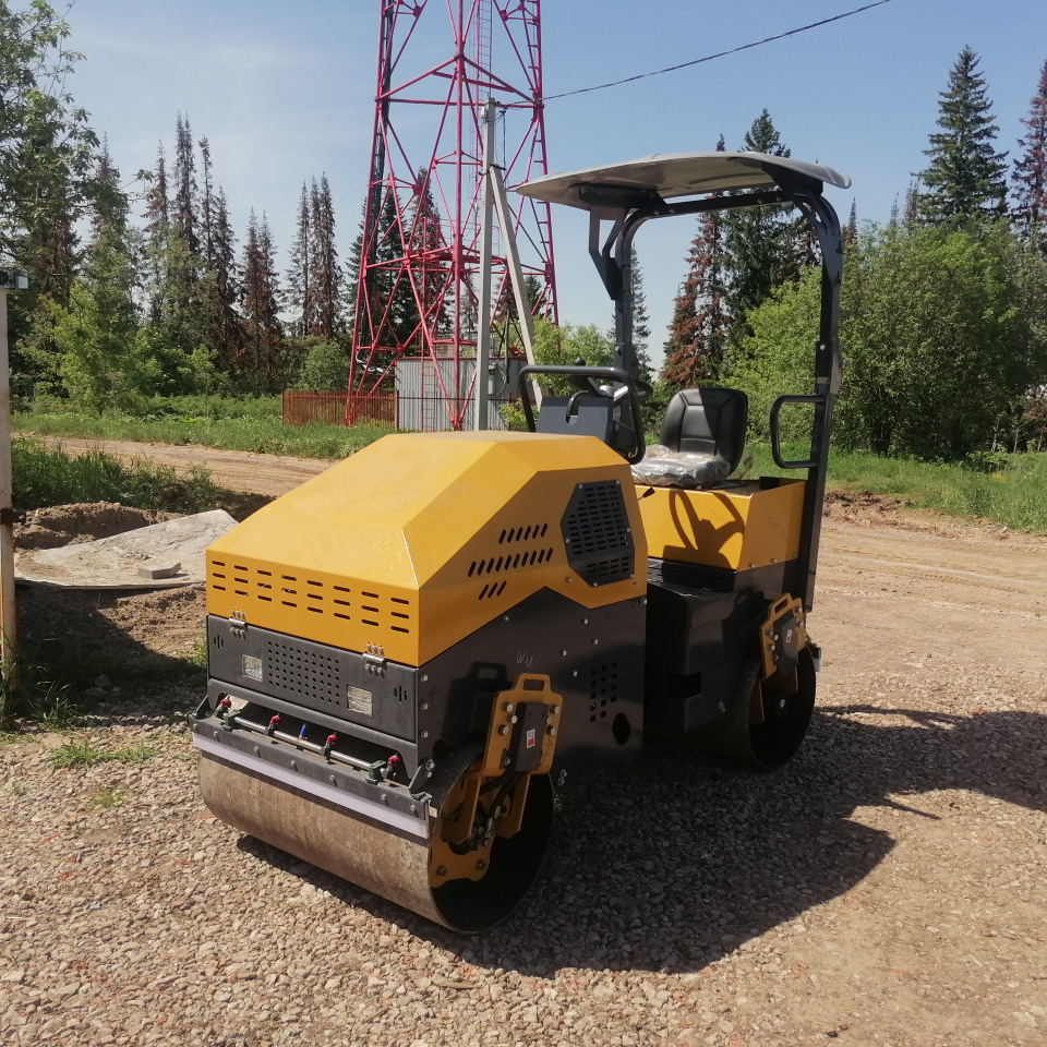  Каток Caterpillar YL-2.5  2025 года