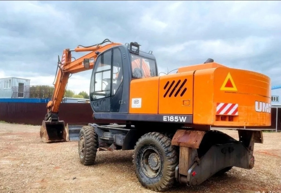  Экскаватор  UMG E185W  2022 года
