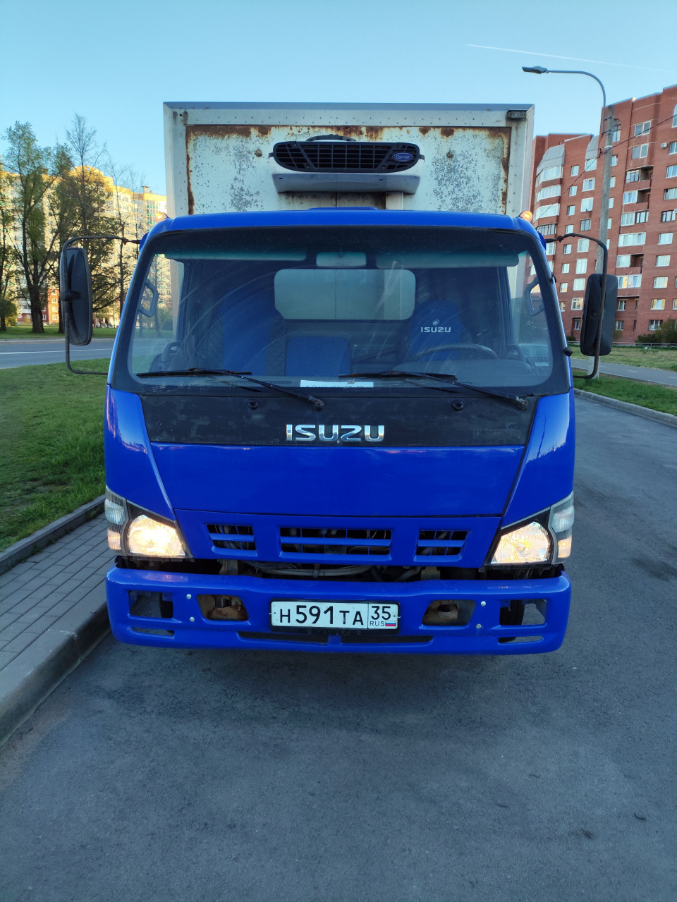 Isuzu NQR75  2010 года, 5000 т