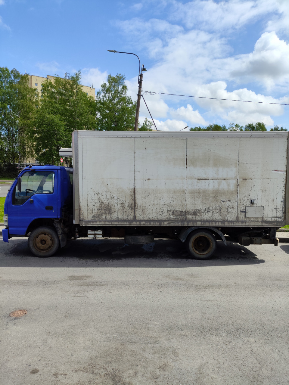 Isuzu NQR75  2010 года, 5000 т